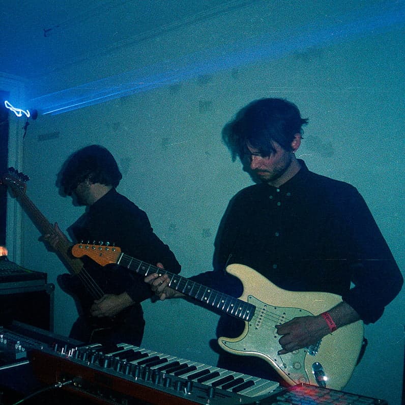 Dúo IIOII presenta nuevo trabajo